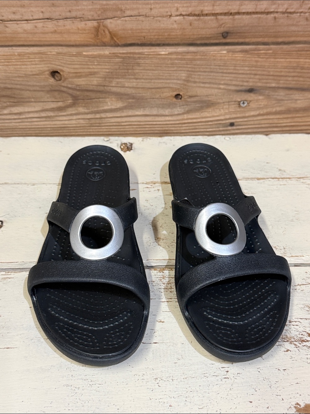 CROCS Sanrah Beveled Circle Sandals - Picture 2 of 10